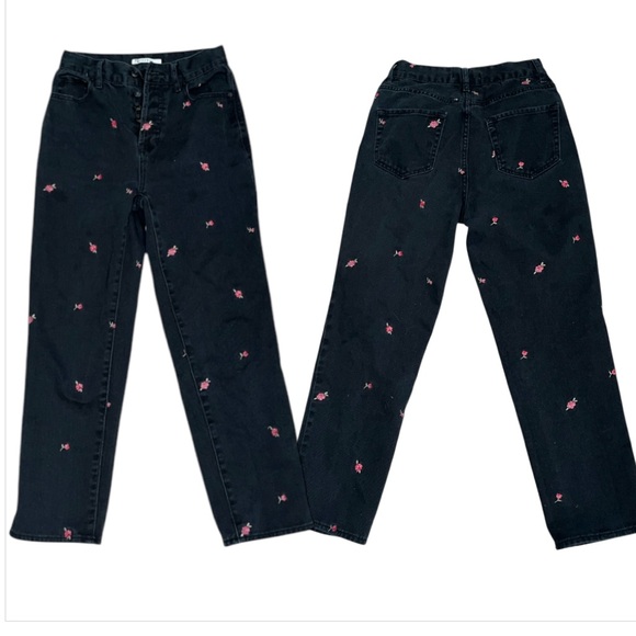 High Rise Embroidered Jeans!‎ - Picture 2 of 3